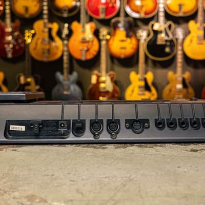 Roland GR-33 guitar Synthesizer Pre Owned image 2