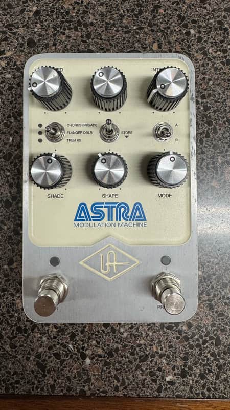 Universal Audio Astra Modulation Machine 2021 - Present - White image 1