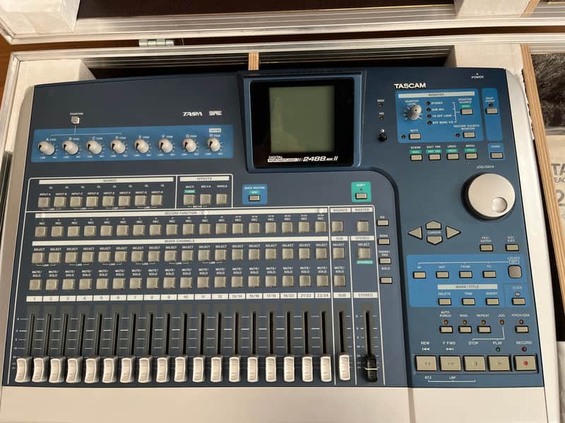 TASCAM 2488 MKII portastudio digital CD rw 24 tracks recorder+ flight case image 1