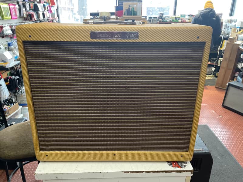 Fender 57 Twin amplifier 5E8-A Early 2000,s/2004? - Tweed image 1
