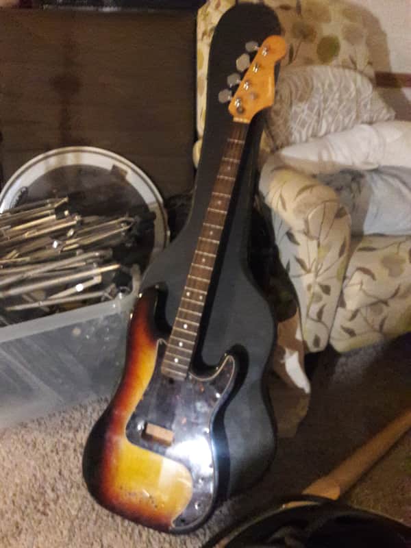 Washburn P Bass 1978 - Sunburst image 1