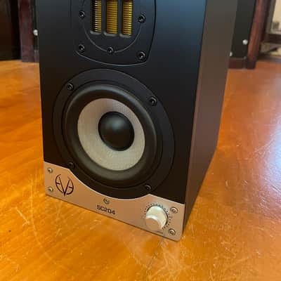 Eve Audio Sc204 active monitor pair 2020’s image 2