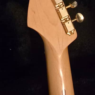 Fender Deluxe Players Stratocaster with Rosewood Fretboard 2015 - Sapphire Blue Transparent with Hard Case image 4