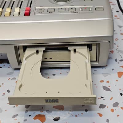Korg D1600 16-track digital recording studio with built-in mixer image 5