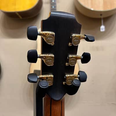 Lowden F-35 East Indian Rosewood and Sitka Spruce Acoustic Guitar with Hardshell Case image 4