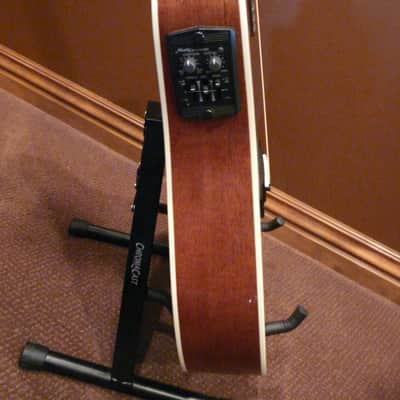 Alvarez 5080 N Artist "Natural Fusion" System 500 Spruce/Mahogany Excellent Condition Plastic OHSC image 4