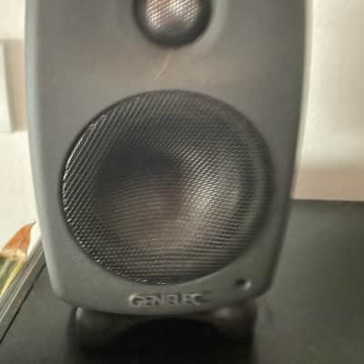 Genelec 6010A 3" Powered Nearfield Studio Monitor (Pair) 2008 - 2013 - Black image 2