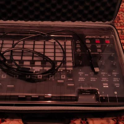 Akai APC40 MKII 2010s - Black image 3