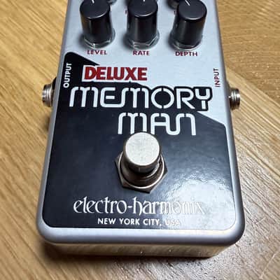 Electro-Harmonix Nano Deluxe Memory Man 2021 - Present - Silver / Black delay echo image 2