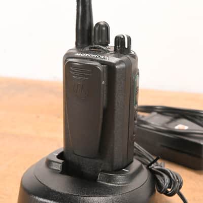 Motorola CP185 Portable Two-Way Radio with PMLN5228A Charger CG01WGE image 6
