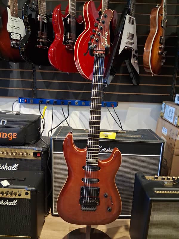 Godin Artisan (87-91) with gigbag -USED- image 1