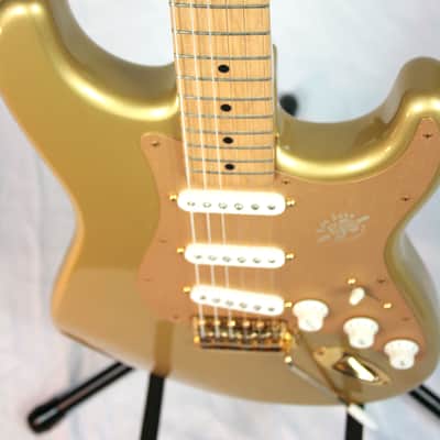 Fender Fender Stratocaster 50th Anniversary Aztec Gold 2004 - Aztec Gold image 2