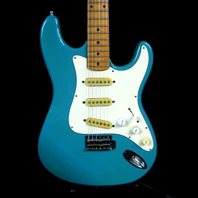 Hondo Deluxe Series 760 Electric Guitar image 3