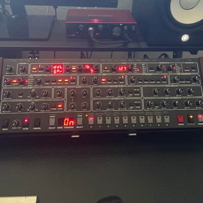 Sequential Prophet-6 Desktop 6-Voice Polyphonic Synthesizer 2018 - 2020 - Black with Wood Sides