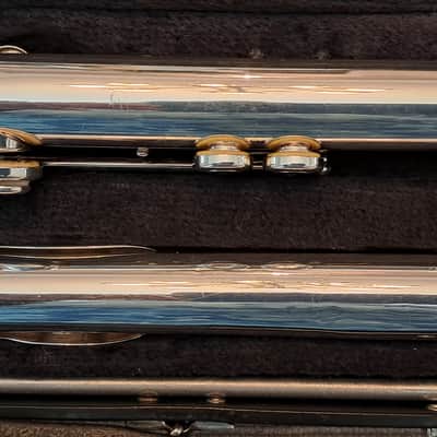 Armstrong 104 Student Model Closed-Hole Flute with C Foot, Offset G - Silver-Plated image 5