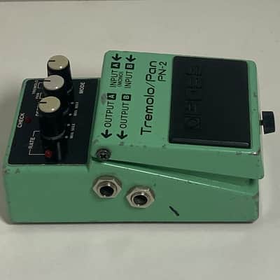 Boss PN-2 Tremolo/Pan (Silver Label) 1990 - 1995 - Green image 4