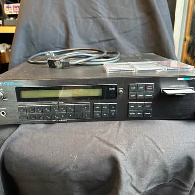 Roland D-550 Digital Piano Sound Module 1987 - with 4 memory cards