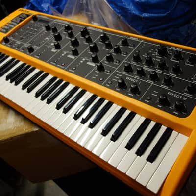 Studiologic Sledge 2.0 Polyphonic Virtual Analog Synthesizer 2010s - Amber Gold