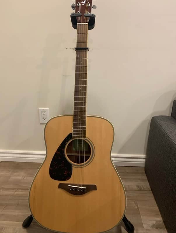 Yamaha FG820L Spruce Top Left-handed Acoustic Guitar - Natural