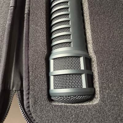 Electro-Voice RE20 Dynamic Mic WITH ShockMount Included — Black image 6