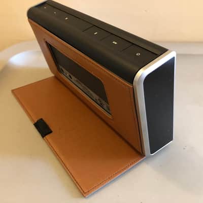 Bose Soundlink Wireless Mobile speaker (Leather) image 3