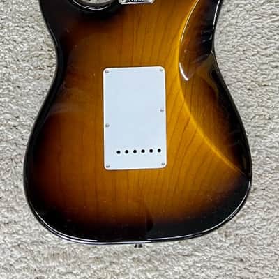 Fender 70th Anniversary American Vintage II 1954 Stratocaster®, 2-Color Sunburst image 2