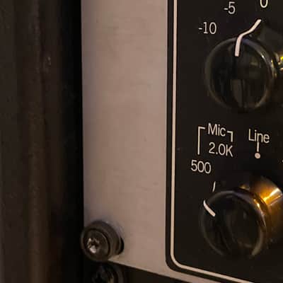 Universal Audio 6176 Channel Strip with mic pre, EQ and compressor preamp image 5