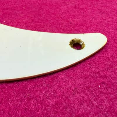 GVT Master-Aged 1954–1957 for Stratocaster® Pickguard – Vintage Eggshell ABS / Aged image 4