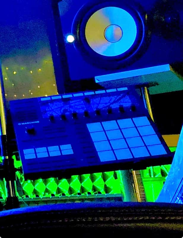 Native Instruments Maschine MKIII 2010s - Black image 1