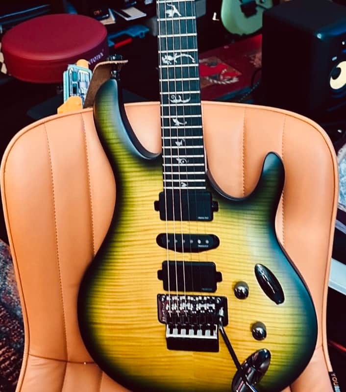 ‘25 PRS | SE | Chleo | Herman Li Signature | Mantis Burst | Jade Amulet Truss Rod Cover | MINT! image 1