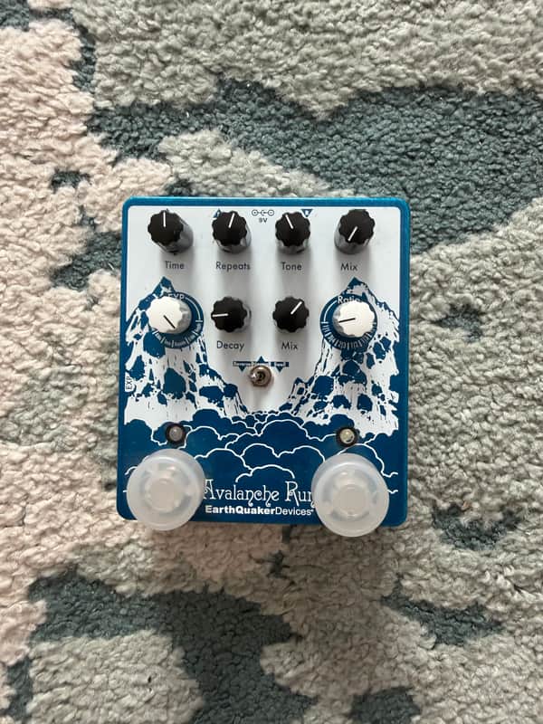 EarthQuaker Devices Avalanche Run Stereo Reverb & Delay with Tap Tempo V2