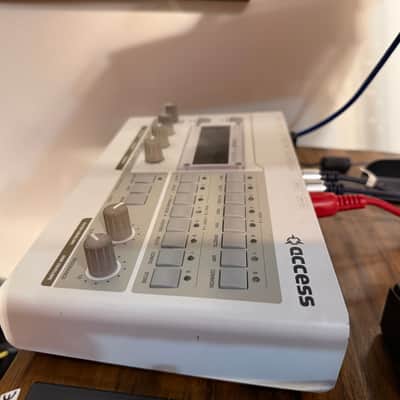 Access Virus TI Snow Desktop Digital Synthesizer 2008 - White image 9