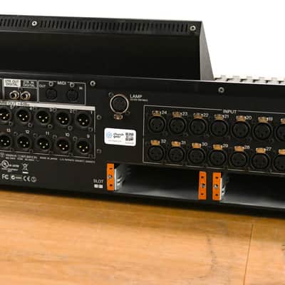 Yamaha LS9-32 32-Input Digital Mixing Console CG01Y2B image 10