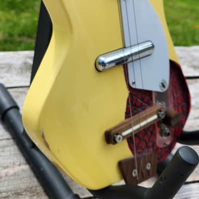 Loog / Third Man Model VI TV Yellow Mini Electric 2010s USA image 4