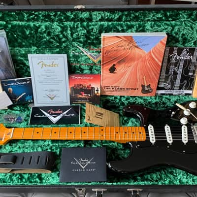 Pink Floyd The Black Strat A History of David Gilmour's Black Fender Stratocaster 3rd Ed +FREE BONUS image 2
