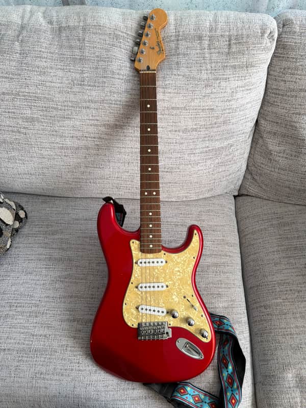 Fender Standard Stratocaster with Rosewood Fretboard