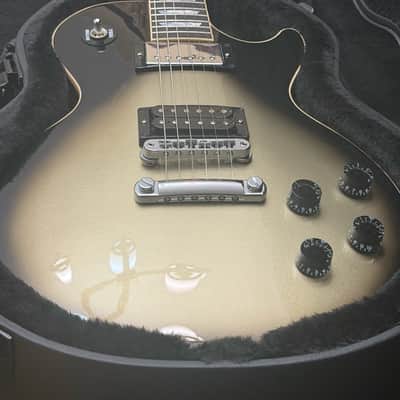 Gibson Adam Jones Signature Les Paul (in mint condition) Standard 2022 - Present - Antique Silverburst. image 2