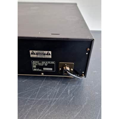 Sony DTC-55ES - Digital Audio Tape Deck - Good image 3