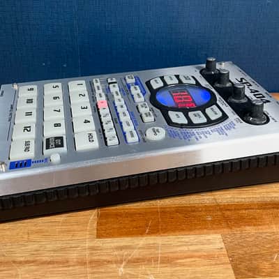 Roland SP-404 - Silver w/ CF Card image 2