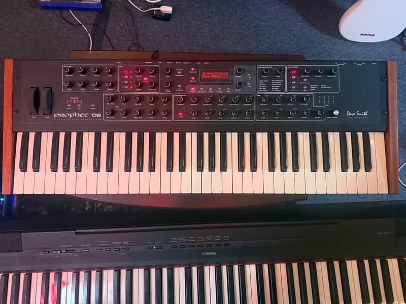 Dave Smith Instruments Prophet 08 PE 61-Key 8-Voice Polyphonic