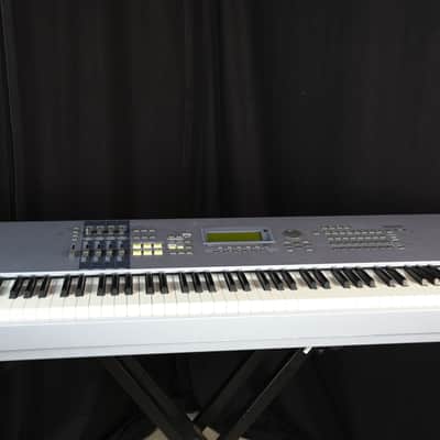 Yamaha Motif ES 8 Production Synthesizer 2000s - Gray