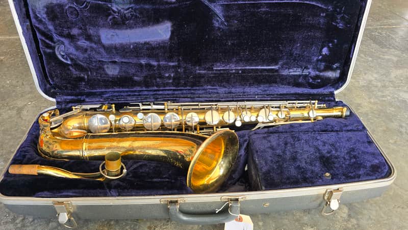 ​"Vintage 1970 Conn Director 'Shooting Star' Tenor Saxophone (N-Prefix) - Ready to Play, Good Pads" image 1