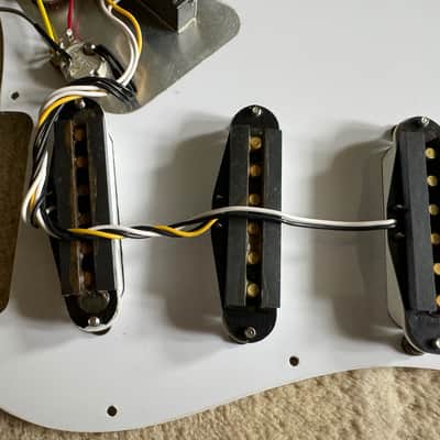 1990 FENDER MIM STRATOCASTER LOADED PICKGUARD - WHITE image 8
