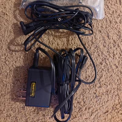 Truetone 1 Spot 9v Adapter Combo Pack with 8-Plug Daisy Chain and 5 Adaptors 2010s - Black image 2