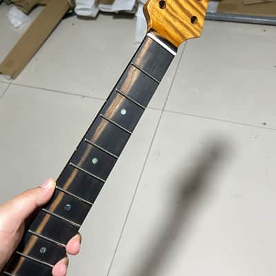round-end stainless steel AAAA 22frets roasted flame Maple 4×2 music man 22fret Roasted flame Maple Electric guitar neck Ebony fingerboard。 image 1