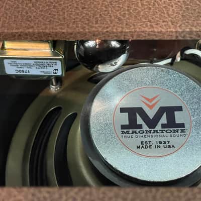 Magnatone Starlite 5-watt 1 x 8-inch Tube Combo Amp w/ Cover image 8