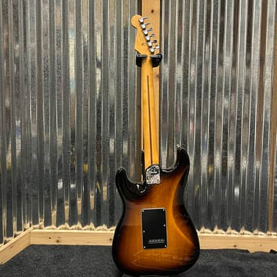 Fender American Ultra Luxe Stratocaster with Rosewood Fretboard 2021 - 2024 - 2-Color Sunburst image 2
