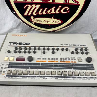 Roland TR-909 tr909 Rhythm Composer Drum Machine 1984 - Local Pickup Only image 2