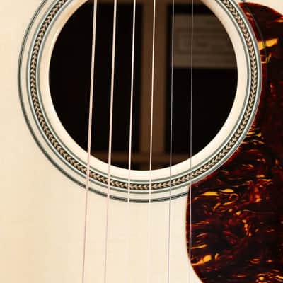 Santa Cruz Guitar Company D/Pre War Acoustic Guitar with Hardshell Case image 11