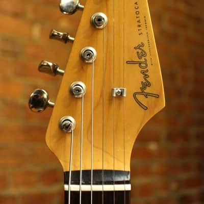 Fender Stratocaster 1997-1998 - CIJ Candy Apple Red image 5
